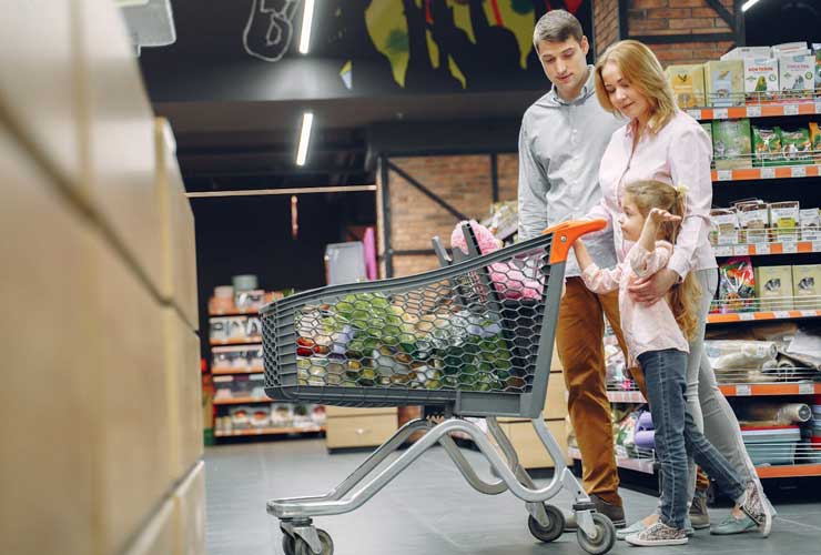 Famiglia-al-supermercato-Foto-di-Gustavo-Fring-da-Pexels-Alganews