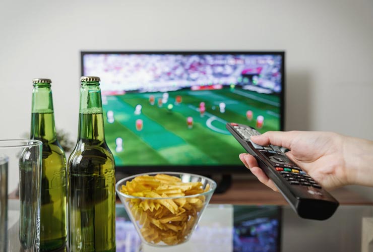 Partita-in-tv-Foto-di-JESHOOTS-da-Pexels-Alganews.it