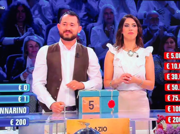 affari tuoi - Facebook - alganews.it