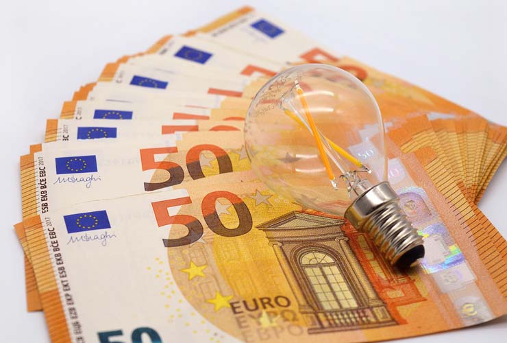 Bonus-elettrico-Foto-di-Frauke-Riether-da-Pixabay-Alganews.it