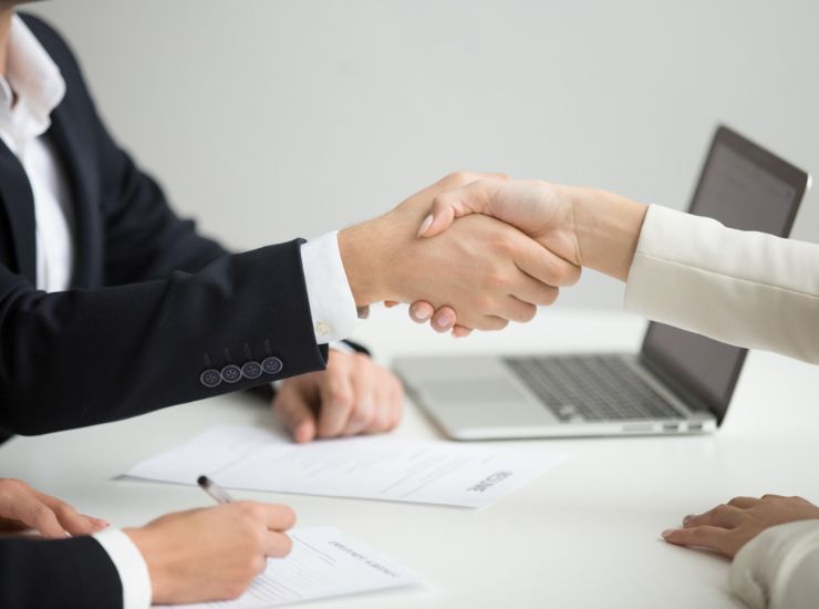 lavoro pubblica amministrazione - freepik - alganews.it