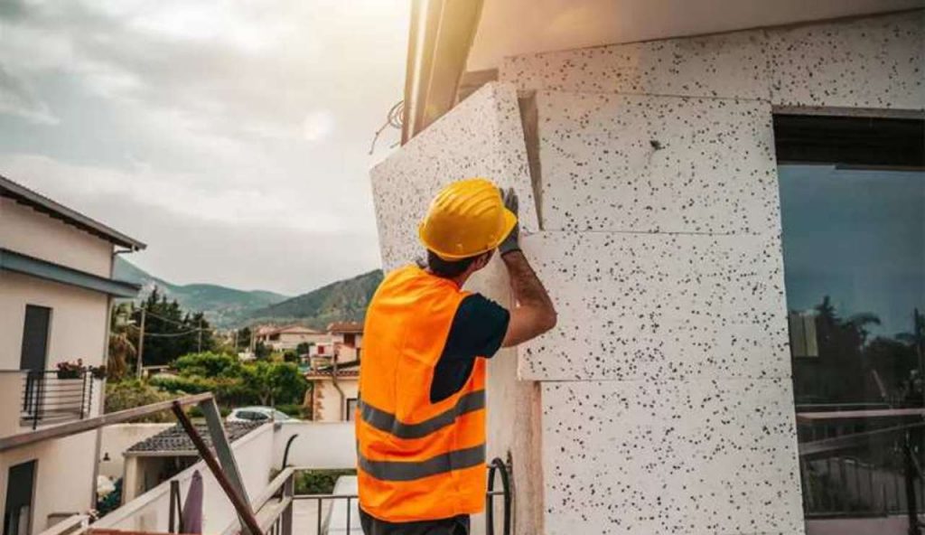 ALLARME CAPPOTTO TERMICO: “Ti provoca il cancro” | Lo fai per combattere il freddo ma finisci freddo tu