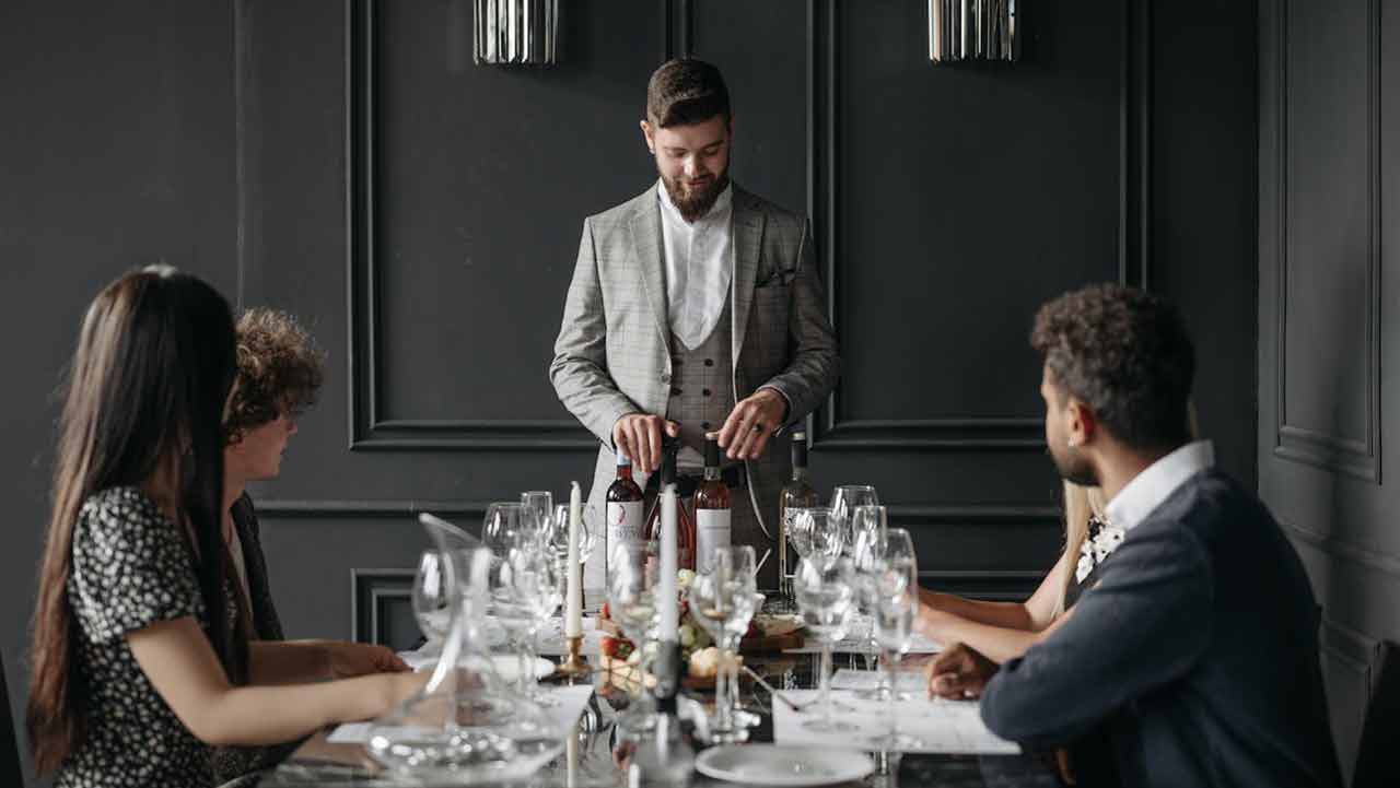 Cena-aziendale-Foto-di-Pavel-Danilyuk-da-Pexels-Alganews