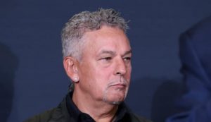 Roberto Baggio serio in primo piano