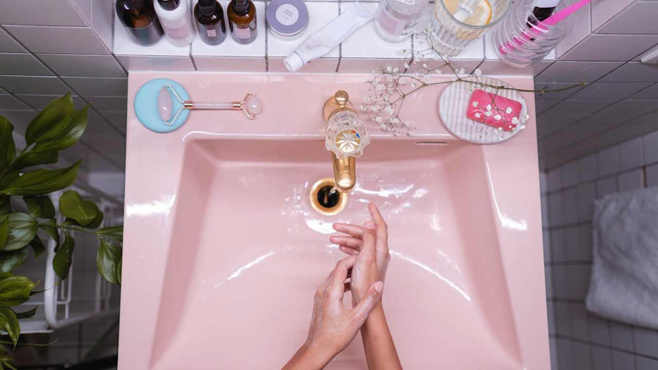 Rubinetto-Foto-di-Ron-Lach-da-Pexels-Alganews