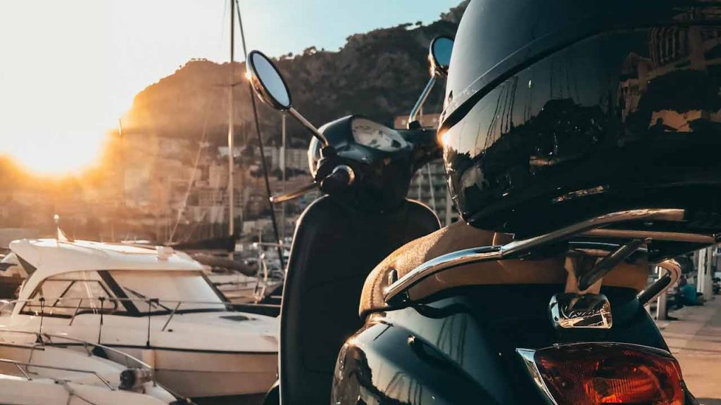 Scooter-Foto-di-Vincent-Gerbouin-da-Pexels-Alganews.it