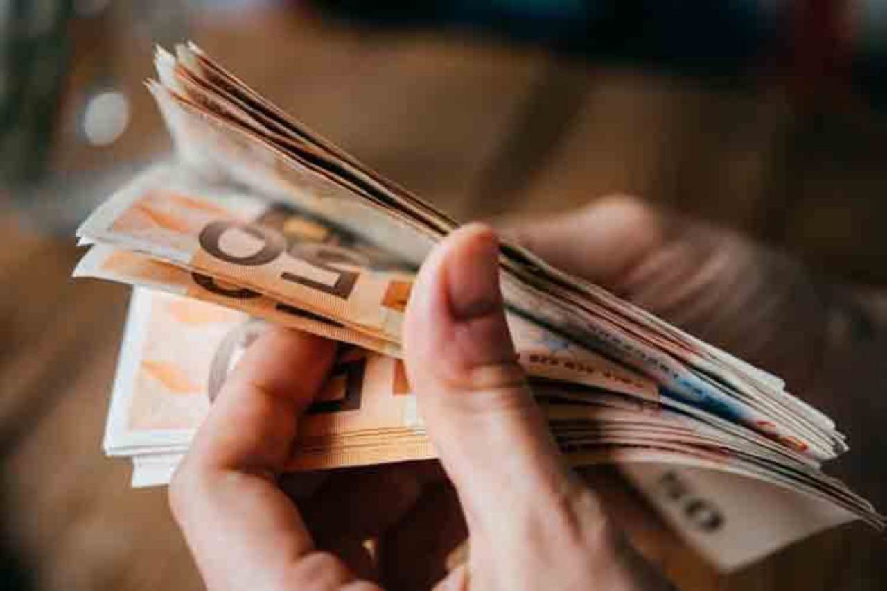 Superbonus 110: finalmente è ufficiale il ritorno | Ti ristrutturi pure il water di casa: la fattura la paga Giorgetti