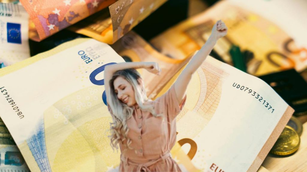 Mucchio di euro e donna felice